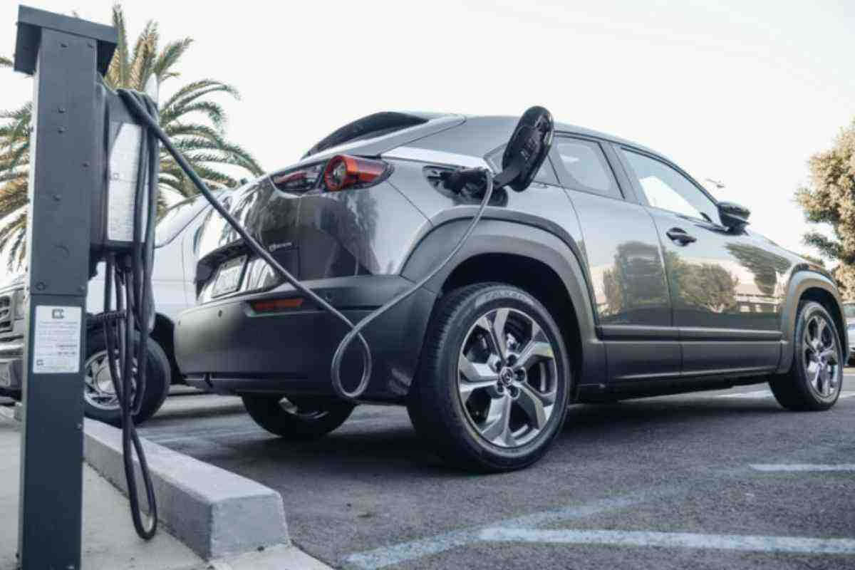 La decisione di Toyota e Stellantis di uscire dal maxi-pool per le emissioni, pur non essendo stata accompagnata da dichiarazioni ufficiali,