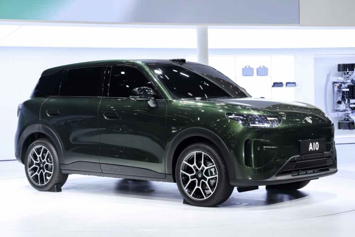 Oltre all'autonomia, un altro punto di forza della Leapmotor A10 è la sua capacità di ricarica rapida. Con una ricarica rapida